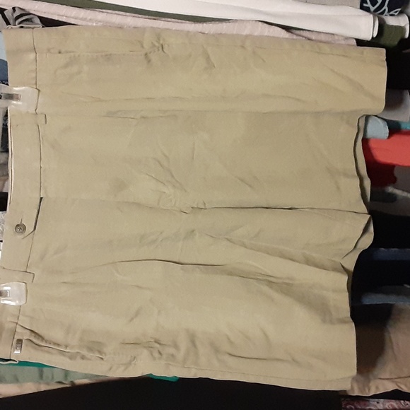 Shorts - Picture 2 of 3